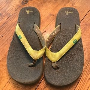 Sanuk flip flops